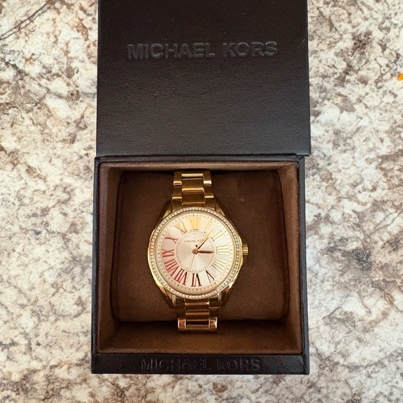 Michael Kors Gold Watch - Picture 1 of 2